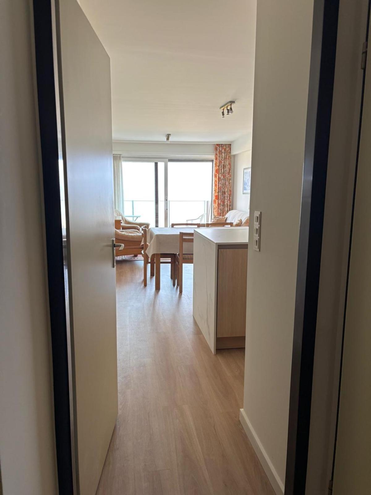 Seagull, Ruim En Volledig Vernieuwd Met Zeezicht In Westende Apartamento *